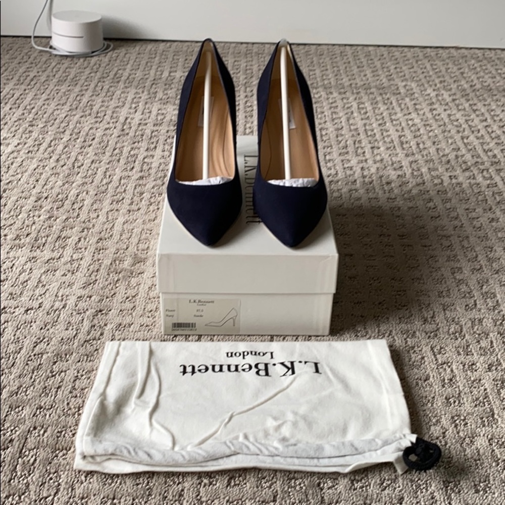 Floret Navy pumps